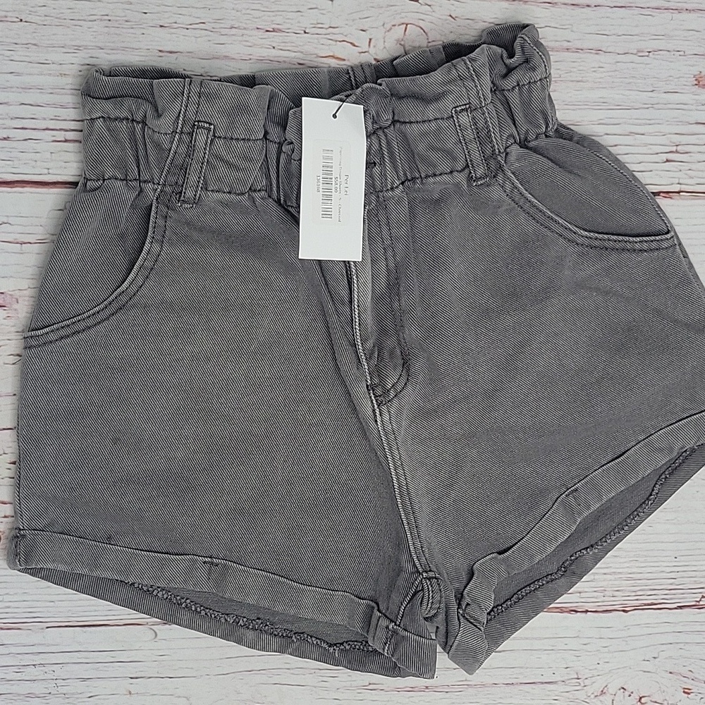 DAY + MOON Women's Gray High-Waisted Shorts NWT Size Small - Picture 3 of 7